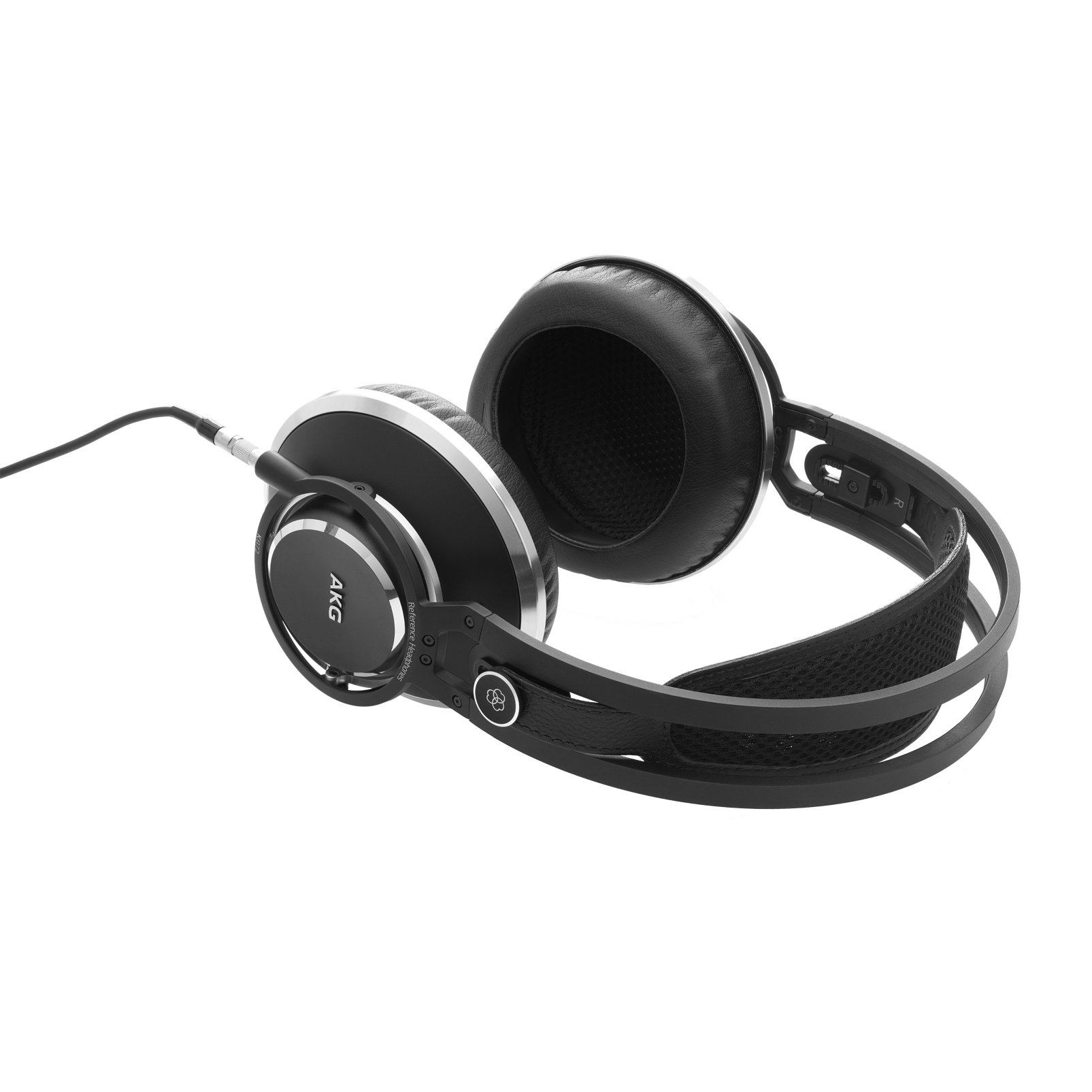 K872 - Black - Master reference closed-back headphones - Detailshot 2